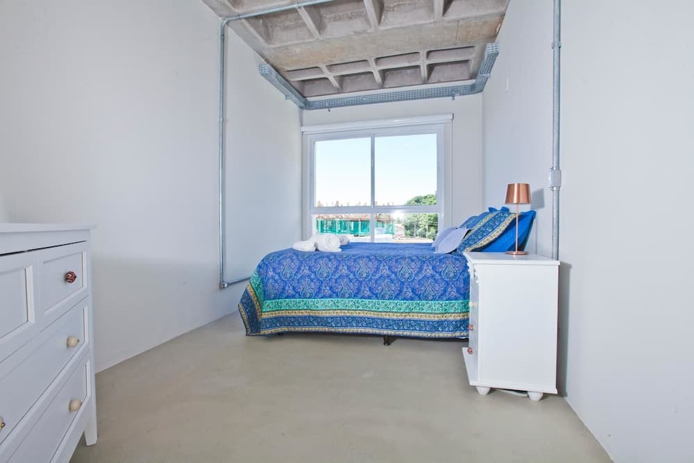 FL002 2 Bedroom Apartment By Senstay