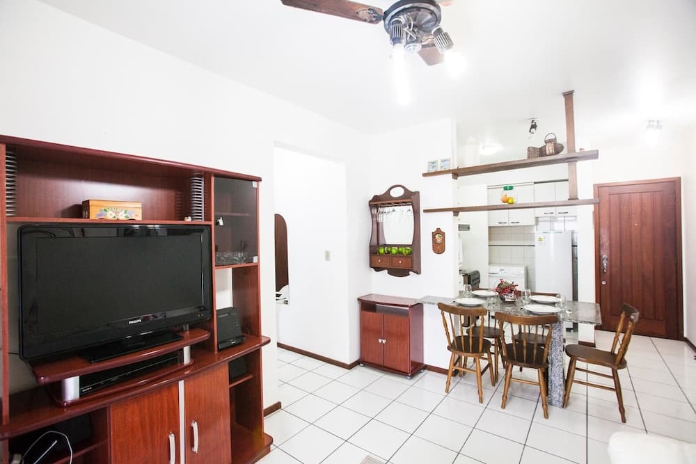 FL005 1 Bedroom Apartment By Senstay