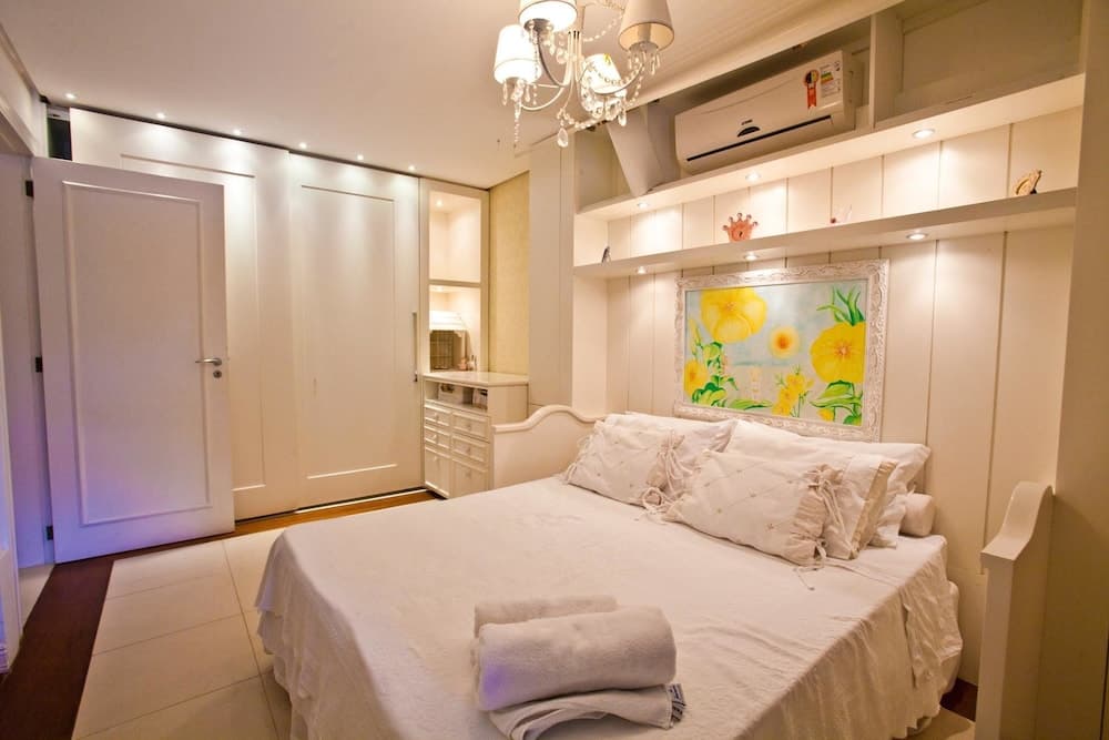 FL004 5 Bedroom Villa By Senstay