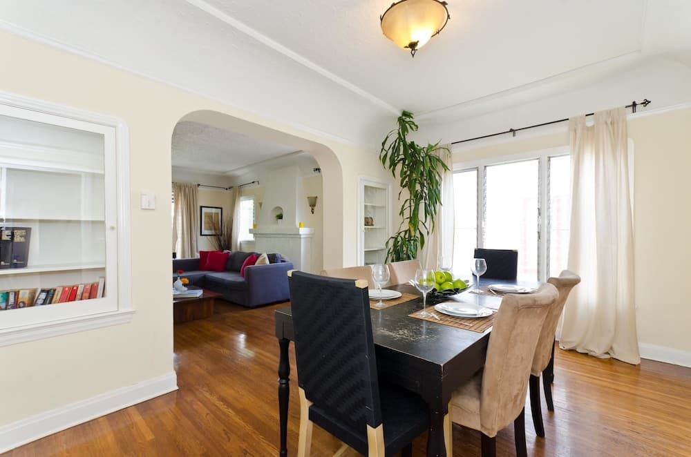 LA155 2 Bedroom Apartment By Senstay