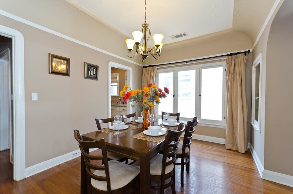 LA157 2 Bedroom Apartment By Senstay