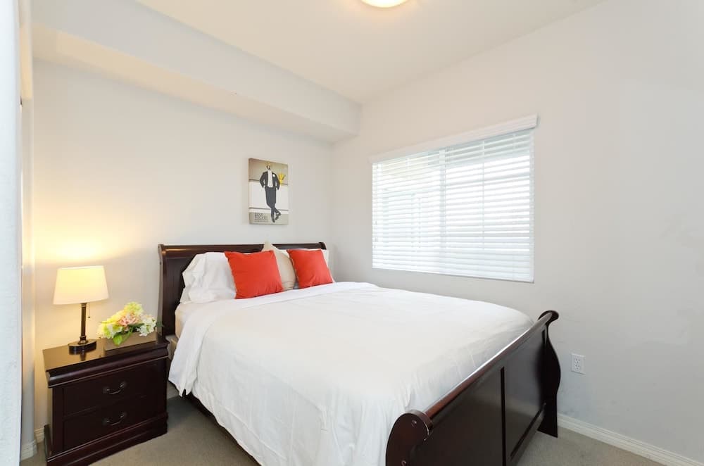 LA008 3 Bedroom Apartment By Senstay