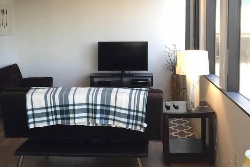 Hollywood Highrise 0 Bedroom Studio By Senstay