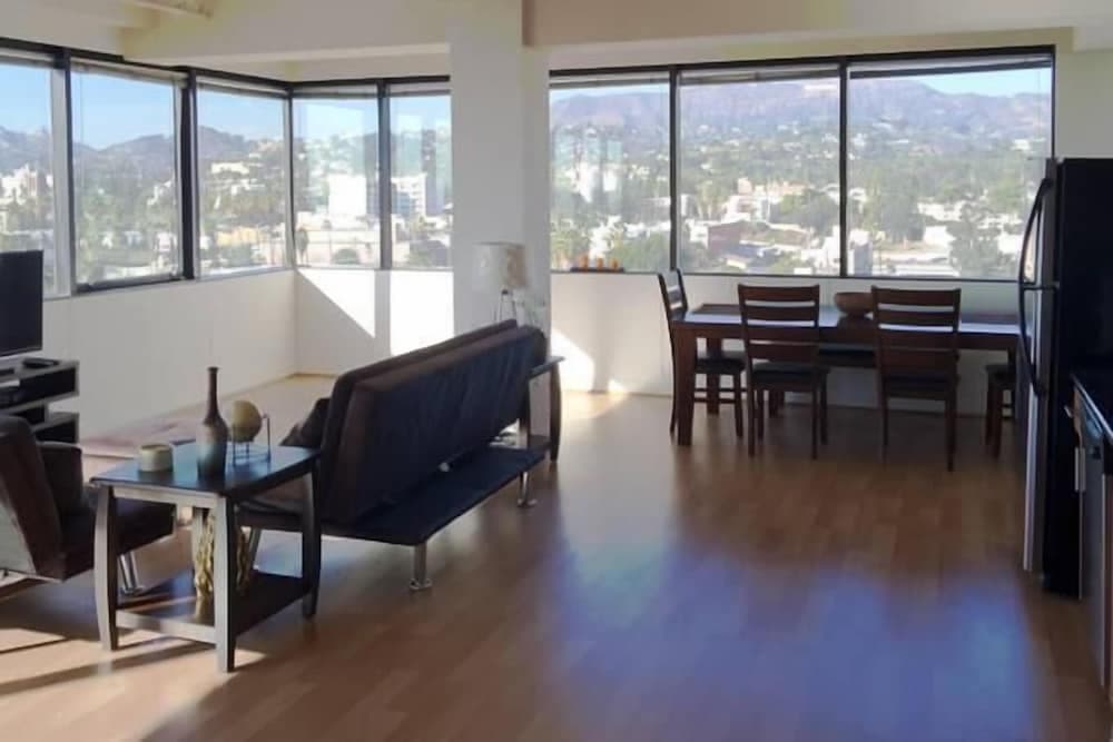 Hollywood 0 Bedroom Studio By Senstay