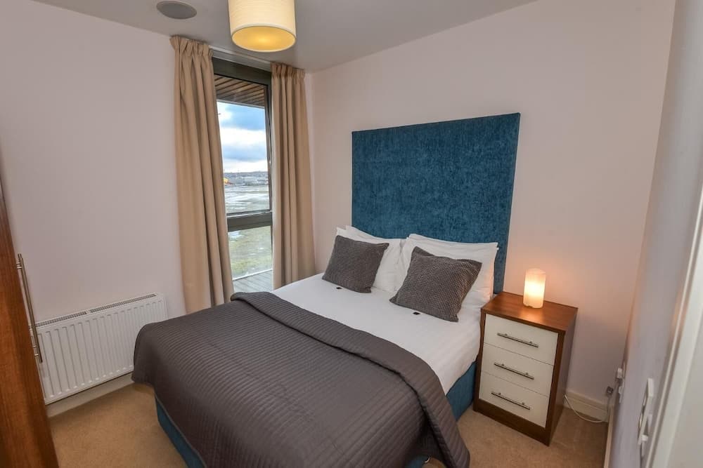 Dream Apartments - Titanic Arc