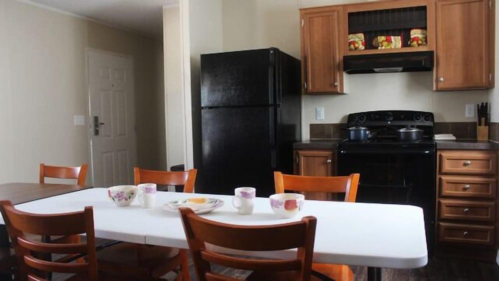 Shale Lodge Pleasanton