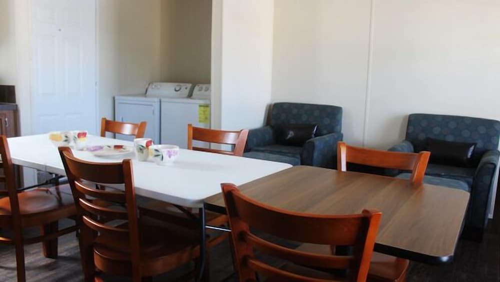 Shale Lodge Pleasanton