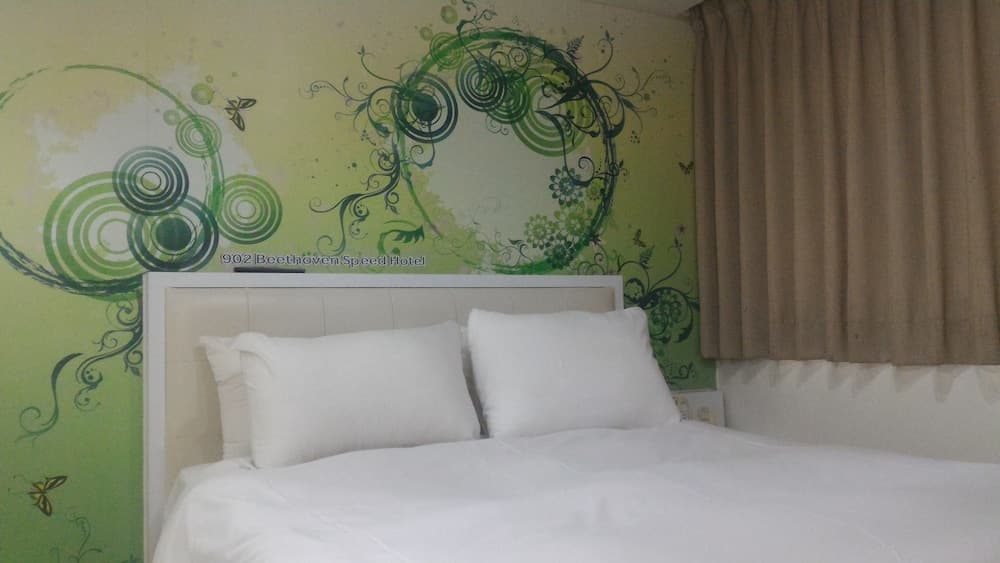 Beethoven Express Hotel