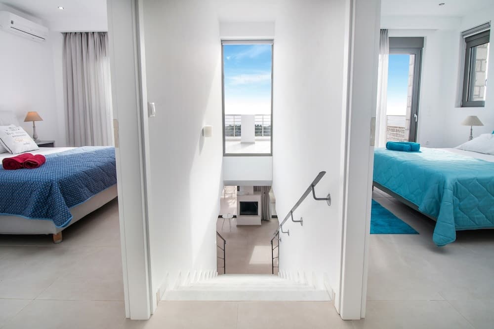 Francis & Gregorys Luxury Villas