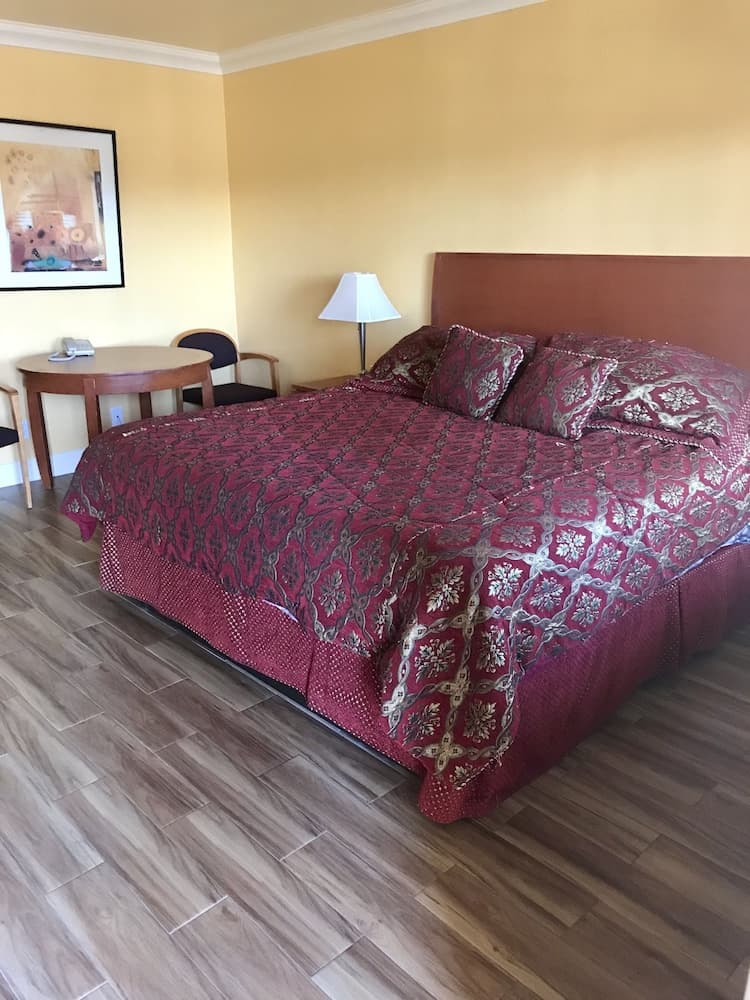 Town & Country Motel