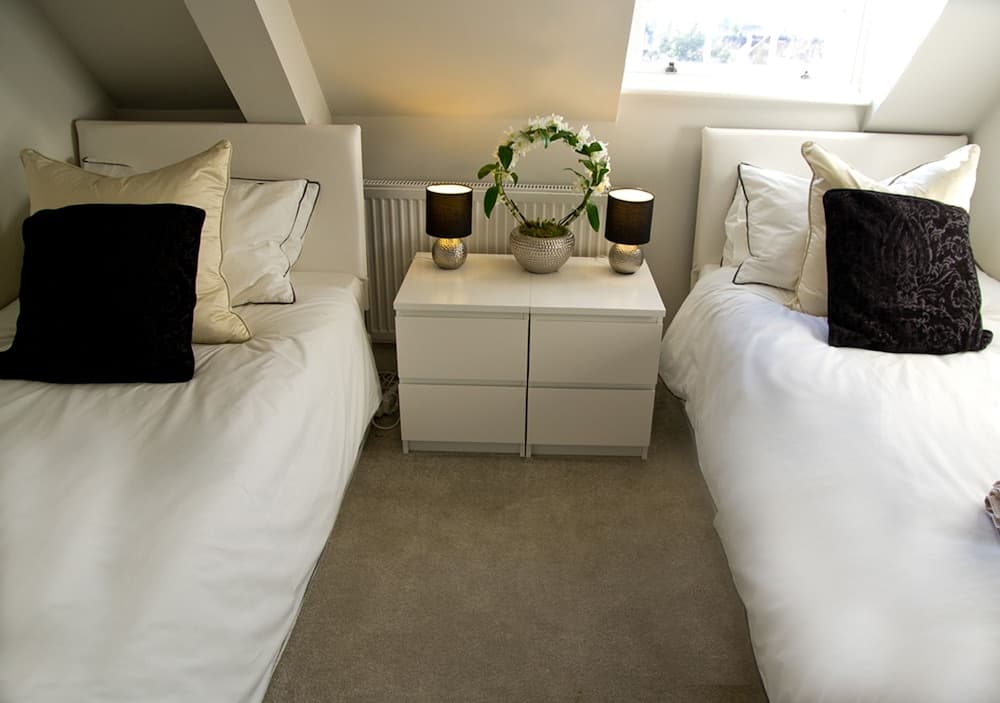 Icon Brentwood City Apartment