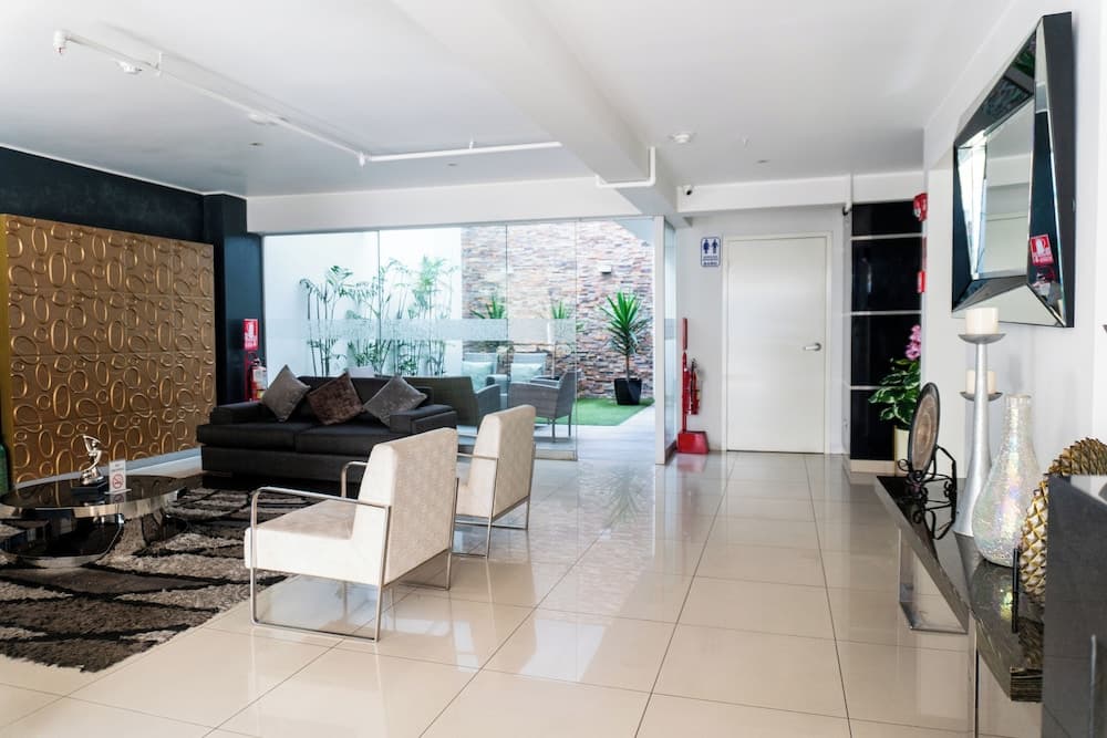 Petit Palace Apart Hotel Suites