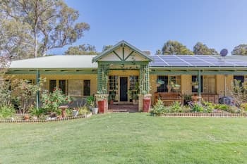 Devonleigh Bed & Breakfast