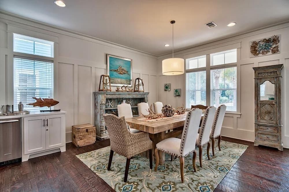 DRIFTWOOD 5 Bedroom Holiday Home by Five Star Properties