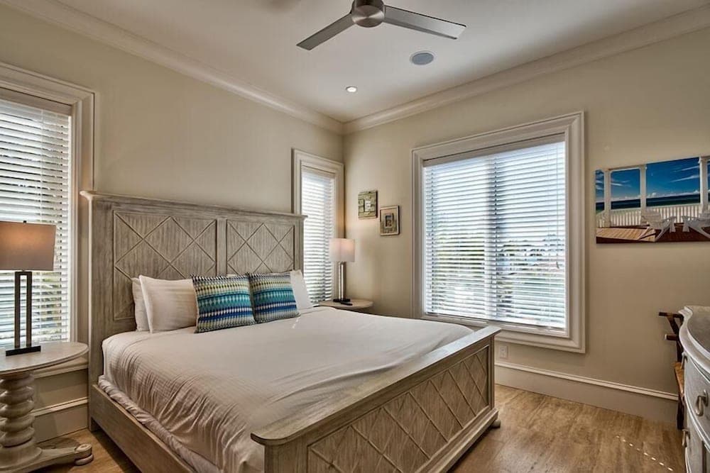 Big House by the Sea 8 Bedroom Holiday Home by Five Star Properties