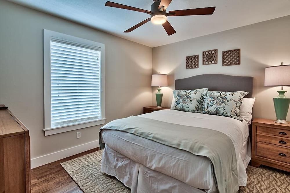 Bottoms Up 7 Bedroom Holiday Home by Five Star Properties