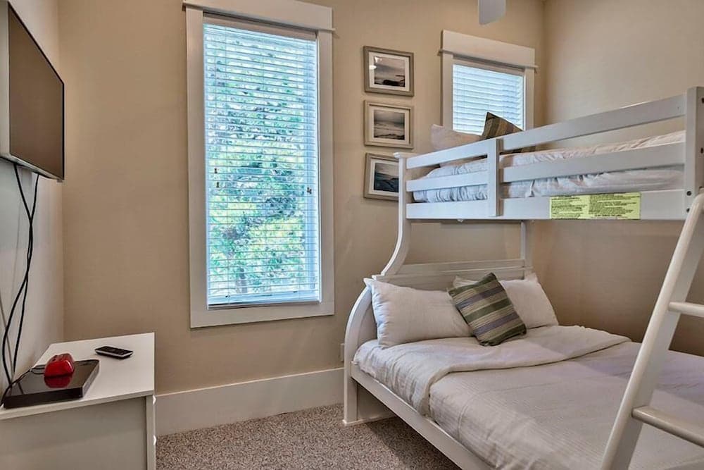 Capital Gains 5 Bedroom Holiday Home by Five Star Properties