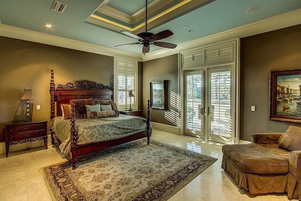 Capitano 7 Bedroom Holiday Home by Five Star Properties