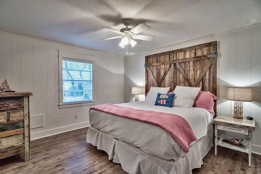 GOOD THYMES 3 Bedroom Holiday Home by Five Star Properties