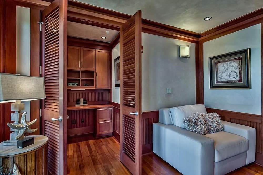 OLYMPIA CORAL SUITE 3 Bedroom Holiday Home by Five Star Properties