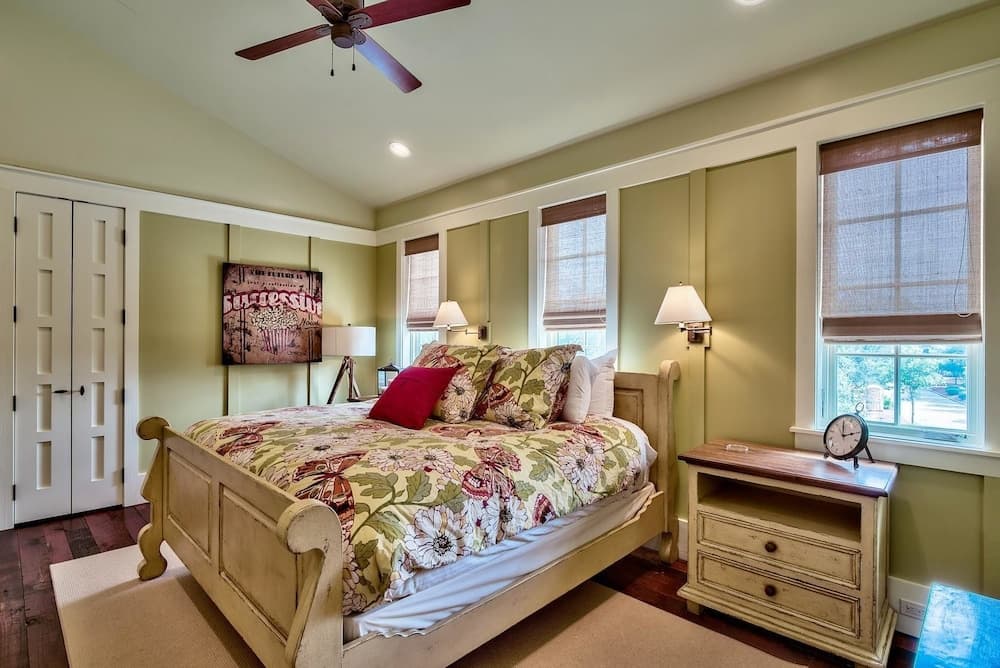 Sandy Pause 6 Bedroom Holiday Home by Five Star Properties