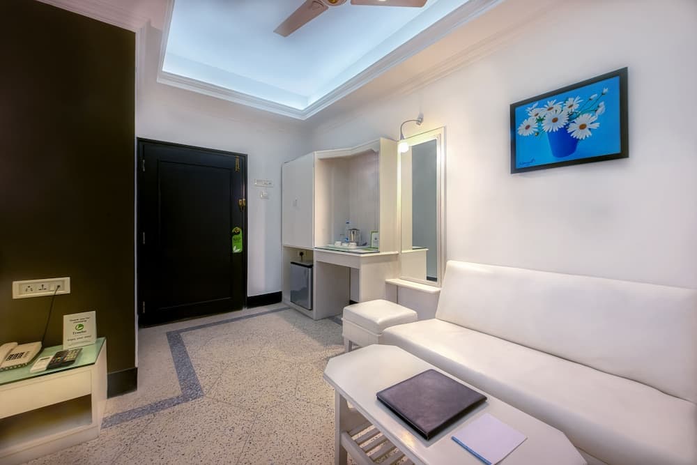 Treebo Green View, Park Circus