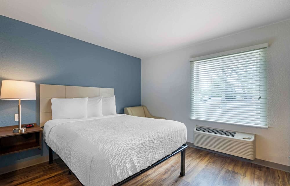 Extended Stay America Select Suites - Tampa - Northeast