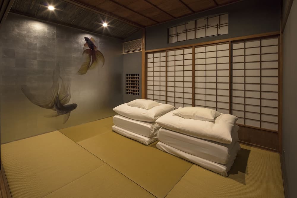 Hikoso-machi Gin no Ma