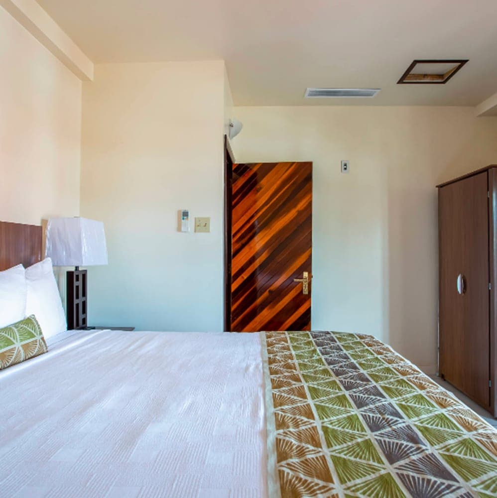 Village Cay Hotel and Marina