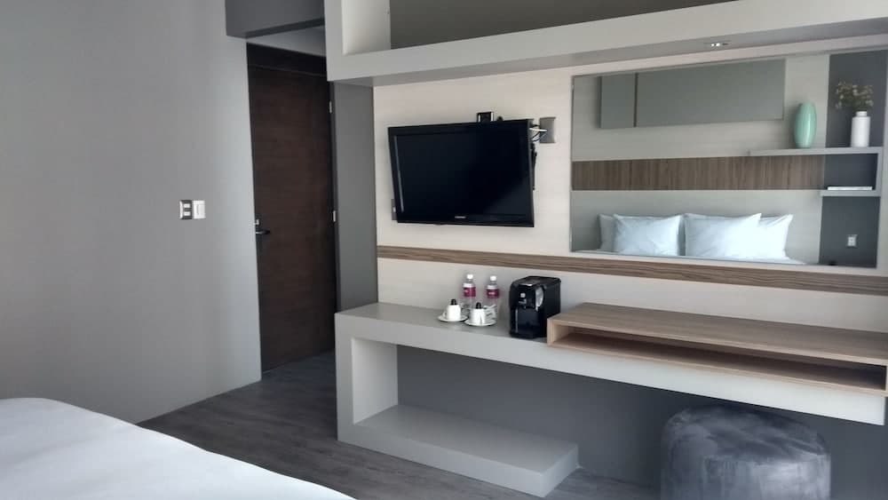 ESDUMA HK Hotel Pachuca