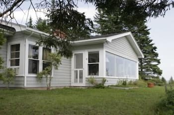 Hollyday Cove Cottage