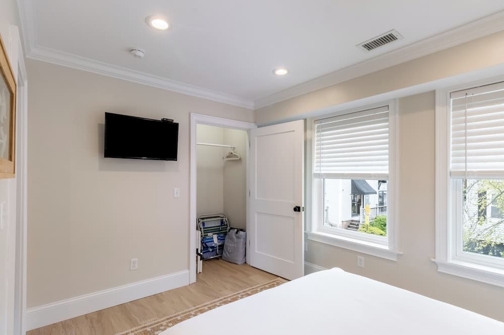 The Newport Lofts – 543 Thames Street