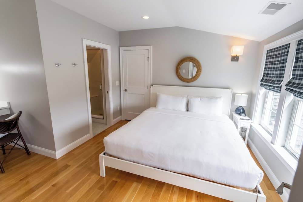 The East Island Reserve Hotel