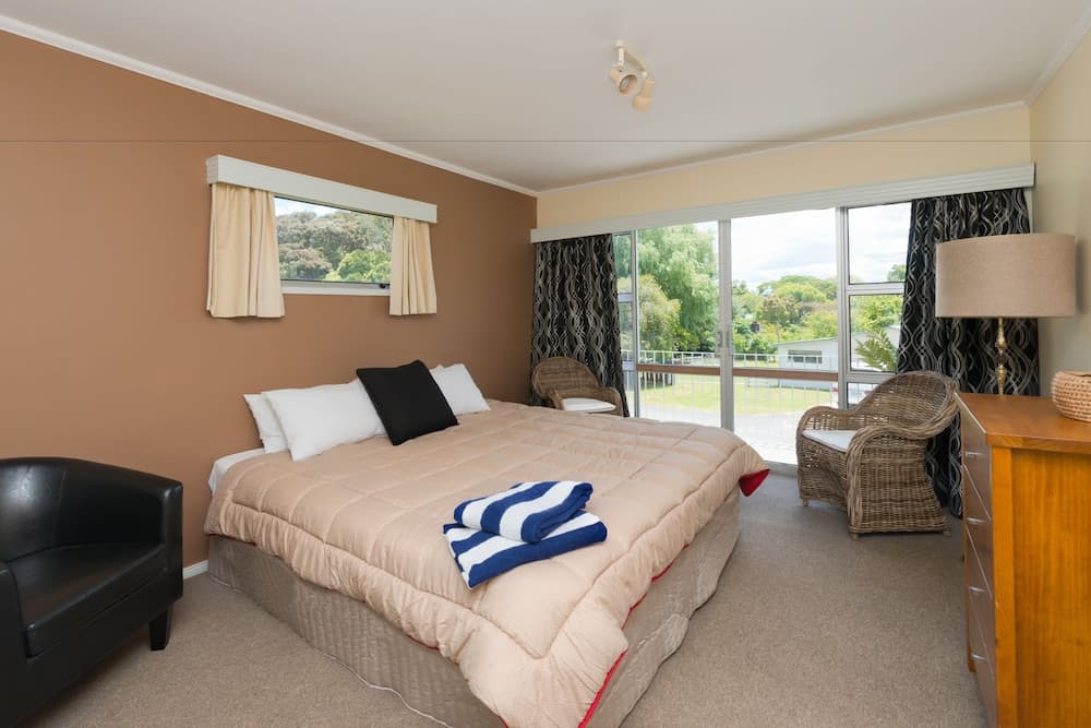 Waitangi Beach House
