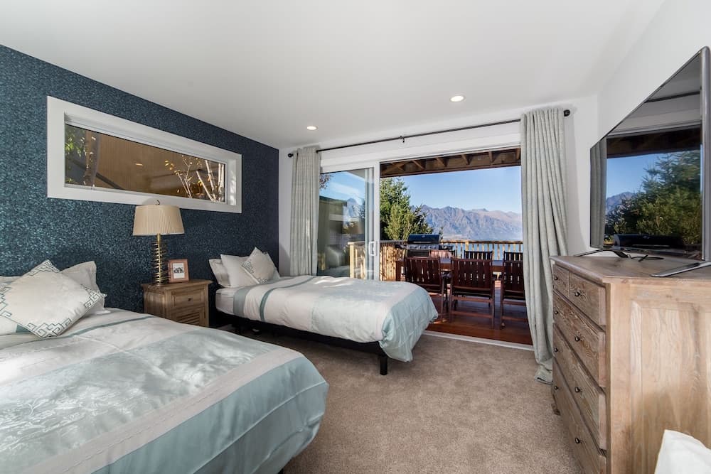 Sagittarius DH Lake View Villa