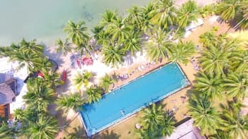 Peninsula Beach Resort