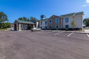 Cobblestone Inn & Suites - Barron