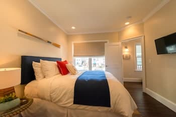 The Newport Lofts - 546 Thames Street