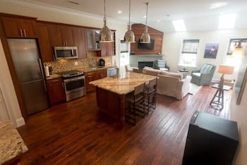 The Newport Lofts - 548 Thames Street