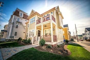 The Newport Lofts - 611 Thames Street