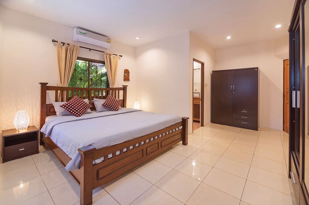 Villa Sabai Near City and Beach