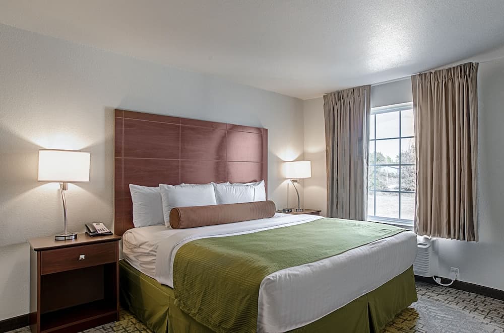 Cobblestone Hotel & Suites - Greenville