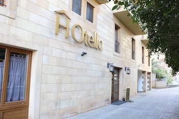 HOtello Guest Suites