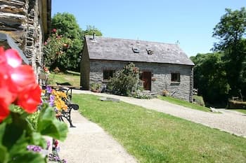 Troedyrhiw Holiday Cottages
