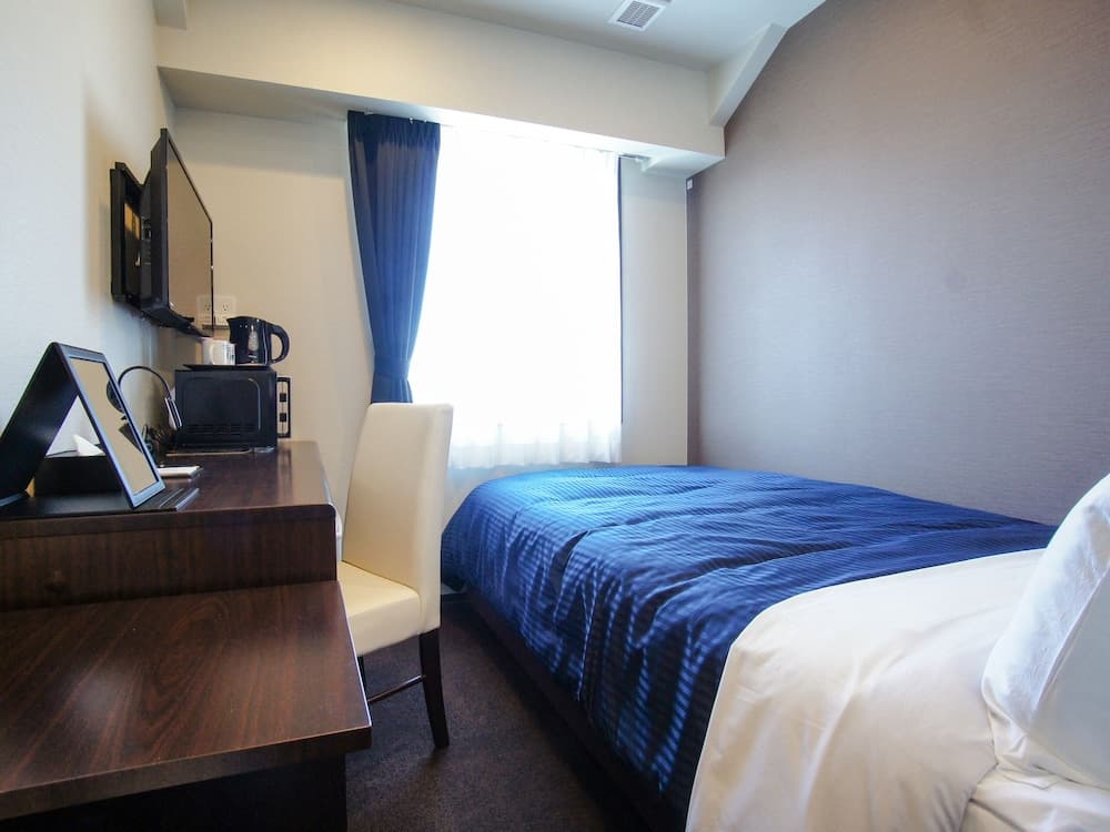 Hotel Live Max Yokohama Motomachi Ekimae