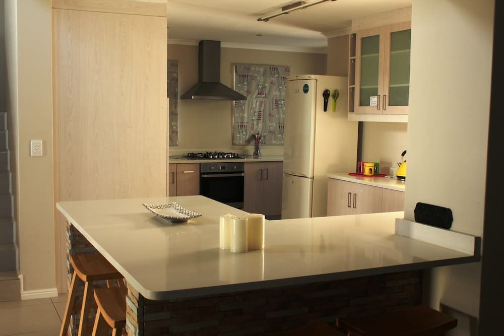 6 Sea Diamond Self catering