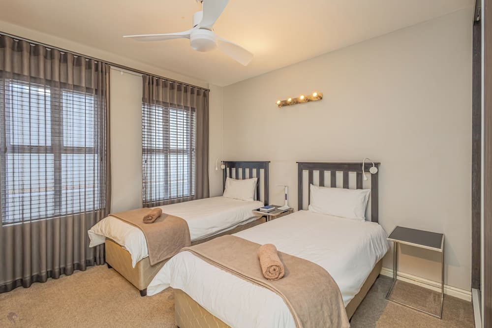 Seasons of Serenity, Langebaan 8-sleeper