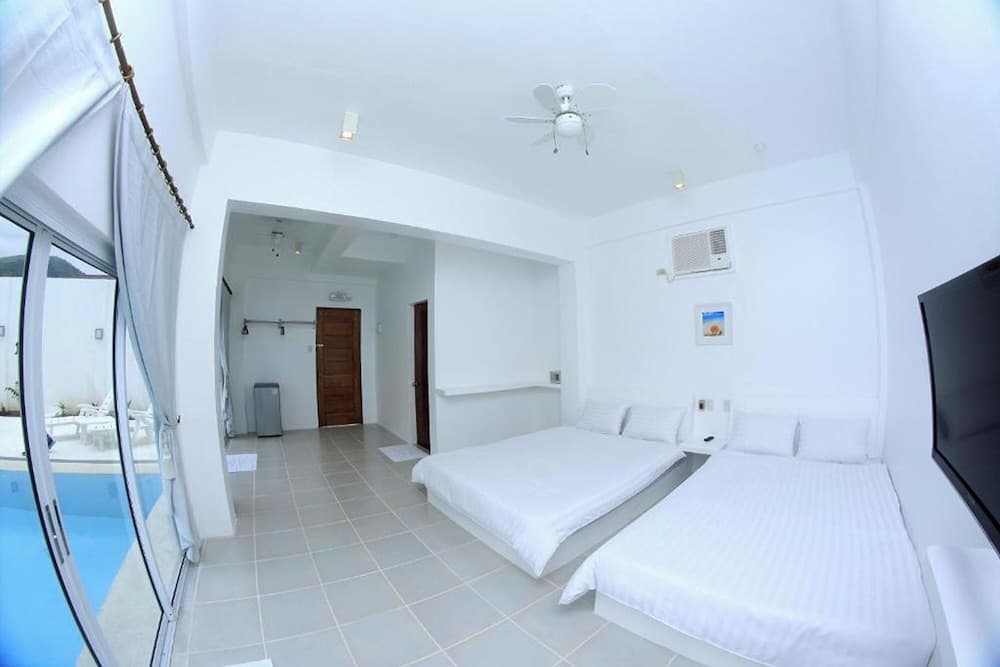 Coron Bluewave Hotel