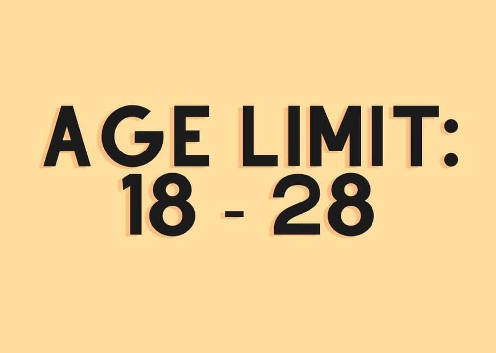 NAPLES EXPERIENCE HOSTEL age limit 18-28 Free shuttle