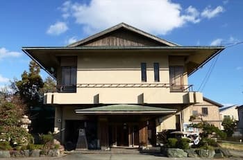 OYO 44855 Ryokan Karasawa